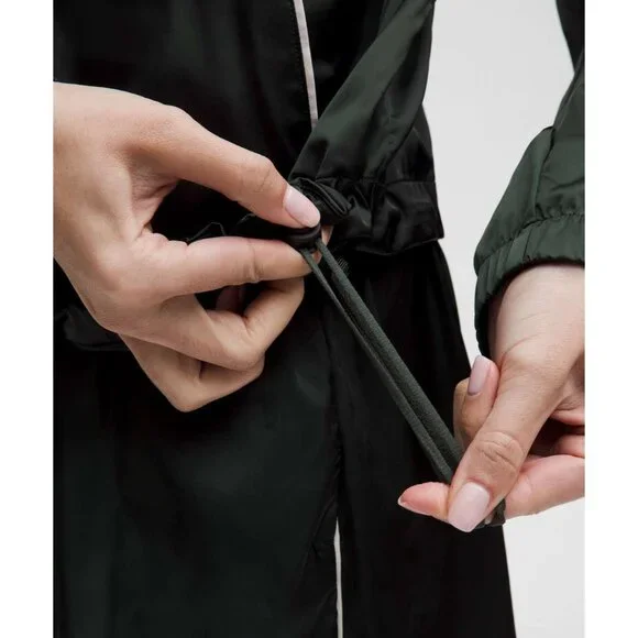 Lululemon Stretch Satin Nylon Rainforest Green Athleisure Cropped Jacket Sm - Picture 5 of 10